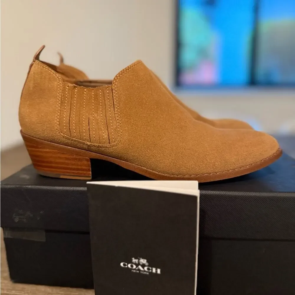 Coach Devin Bootie – Tan Suede Low Ankle Boots Size 7